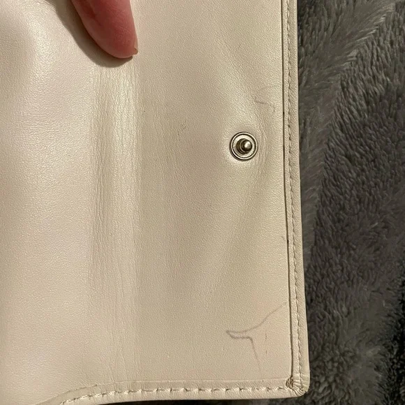 Coach barrel bag L0694-10677 and matching wallet. - Picture 10 of 11